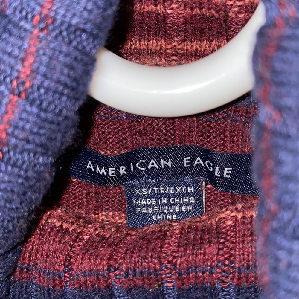 🍂American Eagle Cropped Sweater, sz xsmall🍂 - Picture 3 of 6